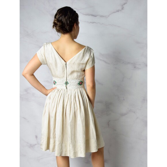 1950s Embroidered Dress Size Small 50s Cocktail Dress Floral Embroidery Lace - Picture 7 of 10